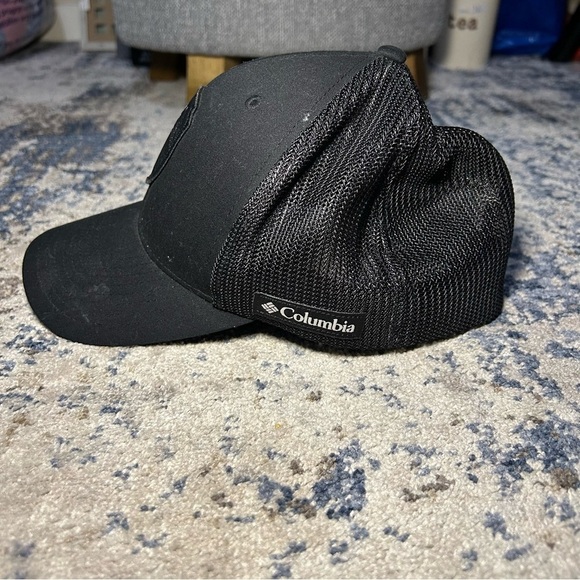 Columbia Black Flexfit Hat - Picture 4 of 11